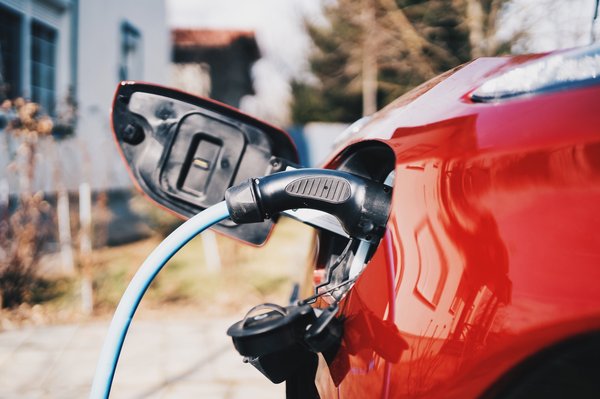 Borne de recharge solaire prise Type 2 : recharge rapide et sûre