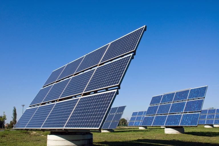 Comment réussir le branchement des panneaux solaires ?