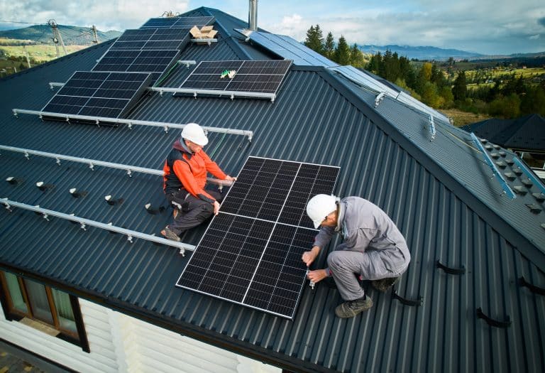 Quel professionnel contactez pour une installation de panneau solaire réussie ?